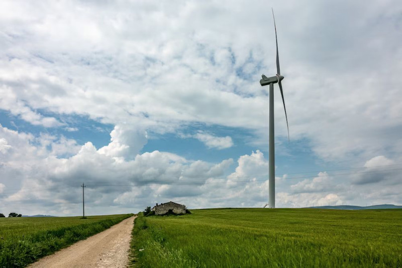 zdjęcie wyróżniające 41 GW mocy i 100 tys. miejsc pracy. Ustawa wiatrakowa na nowo